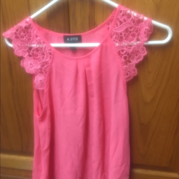 Sheer coral top - Picture 3 of 3